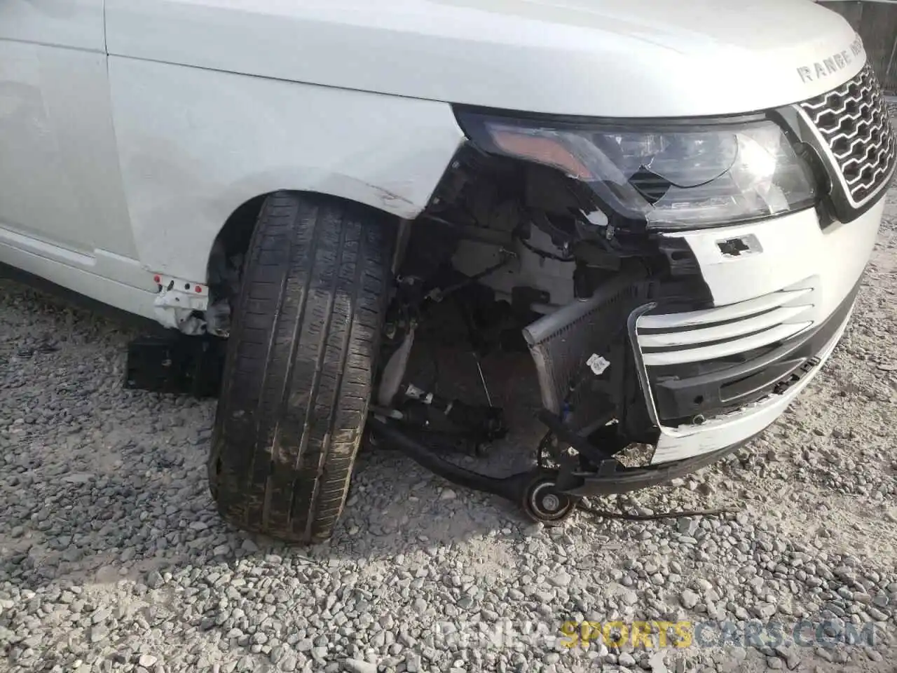 9 Photograph of a damaged car SALGS2RU9LA581001 LAND ROVER RANGEROVER 2020