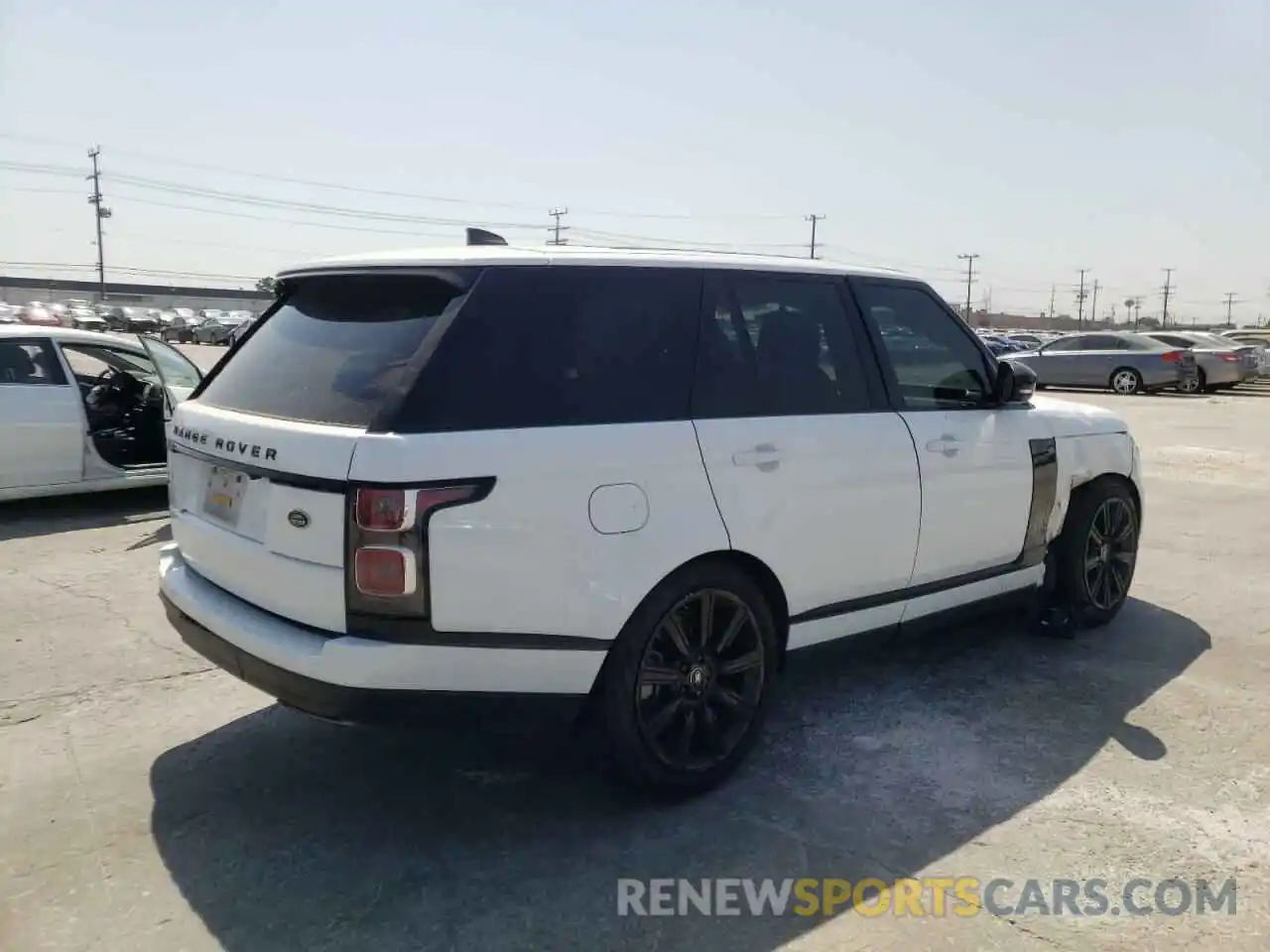 4 Photograph of a damaged car SALGS2RU9LA597084 LAND ROVER RANGEROVER 2020