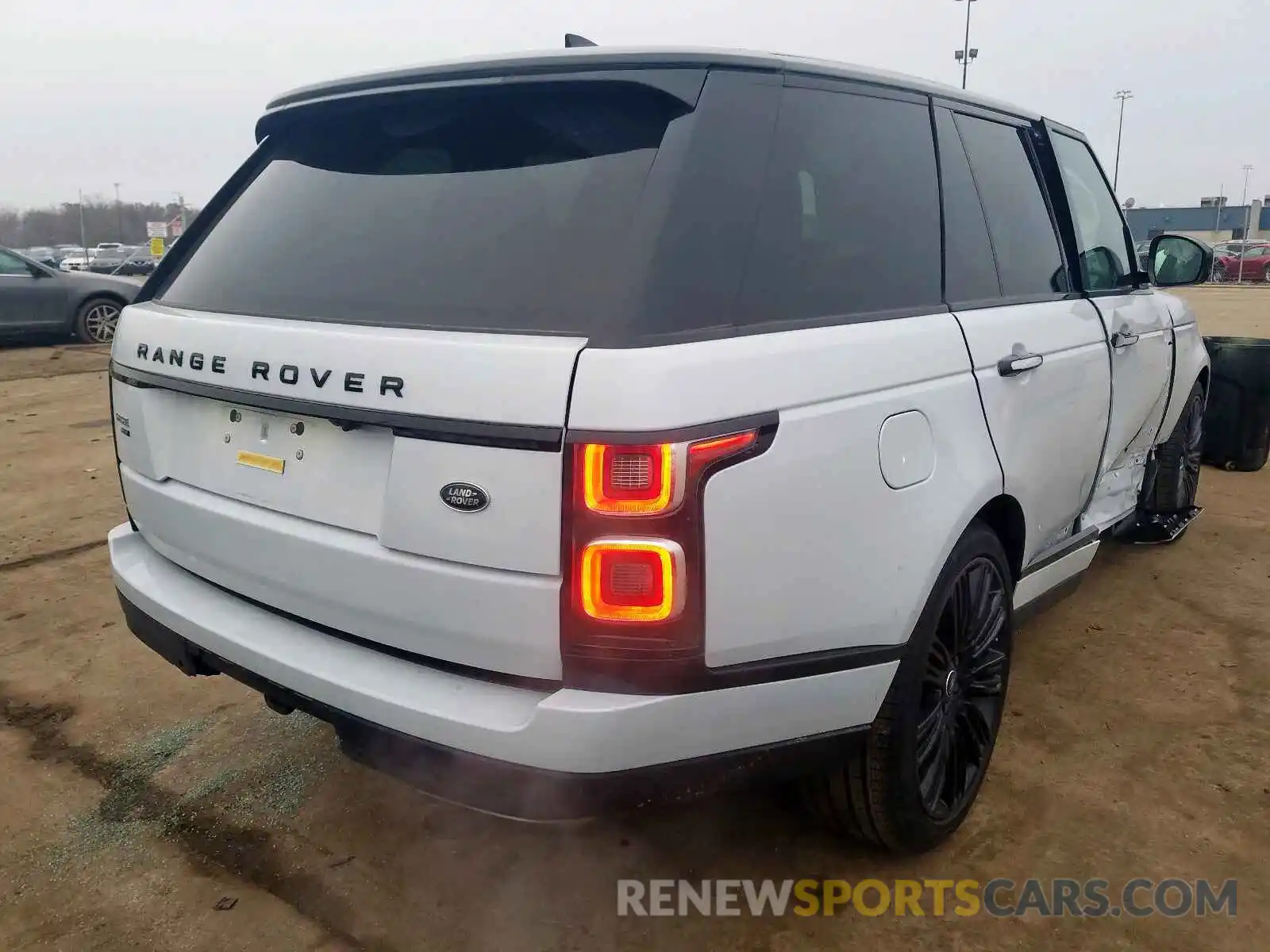 4 Photograph of a damaged car SALGS2RUXLA574025 LAND ROVER RANGEROVER 2020