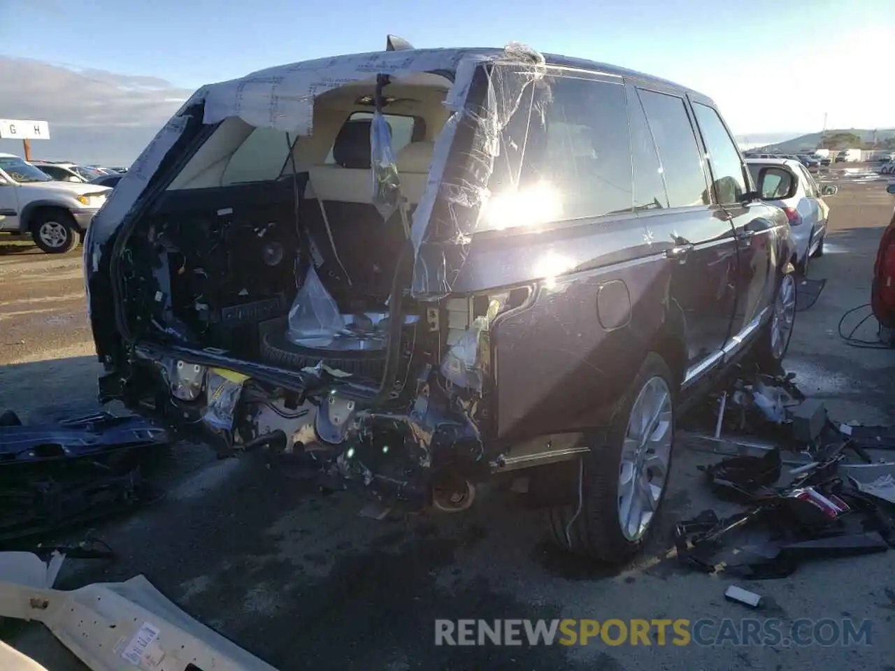 4 Photograph of a damaged car SALGS2RUXLA589916 LAND ROVER RANGEROVER 2020