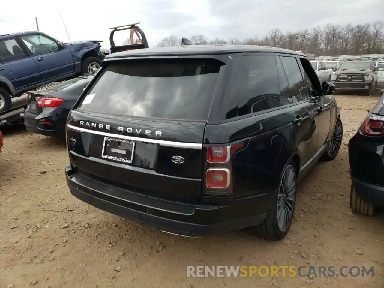 4 Photograph of a damaged car SALGS2SE1LA593677 LAND ROVER RANGEROVER 2020