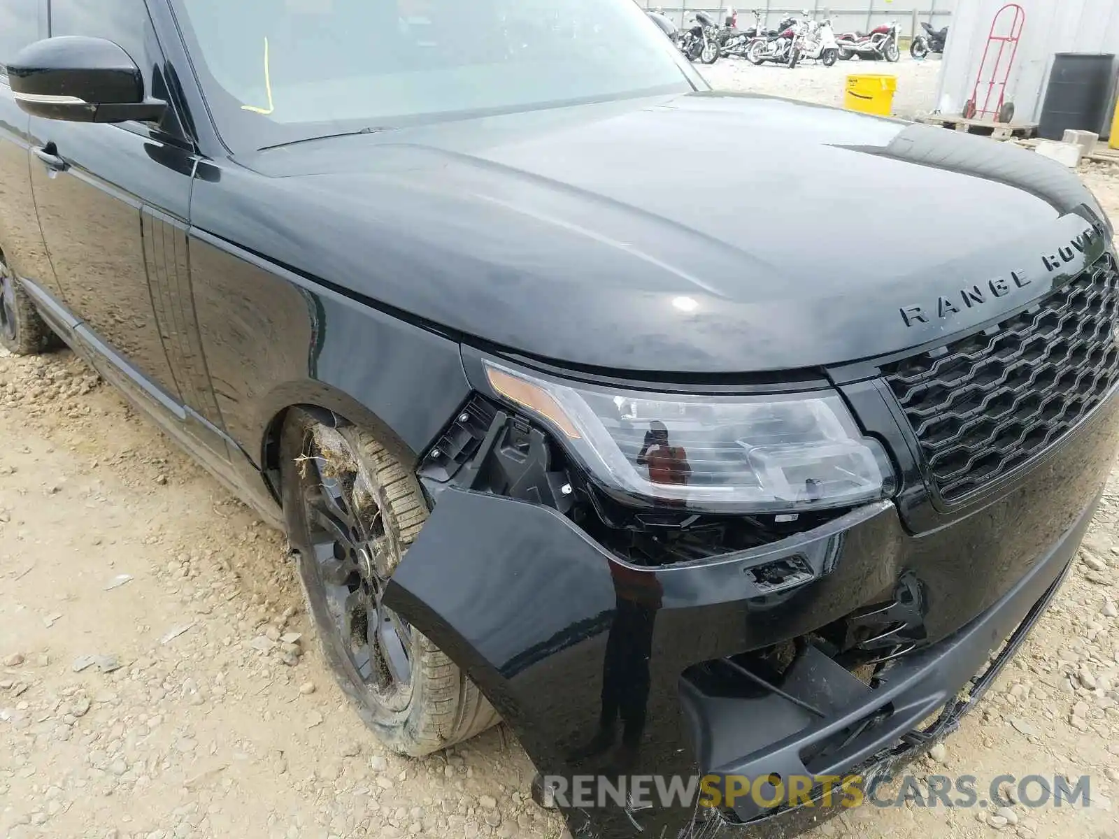 9 Photograph of a damaged car SALGS2SE3LA568070 LAND ROVER RANGEROVER 2020