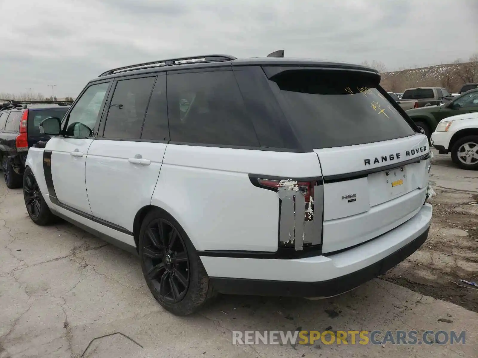 3 Photograph of a damaged car SALGS2SE3LA568229 LAND ROVER RANGEROVER 2020