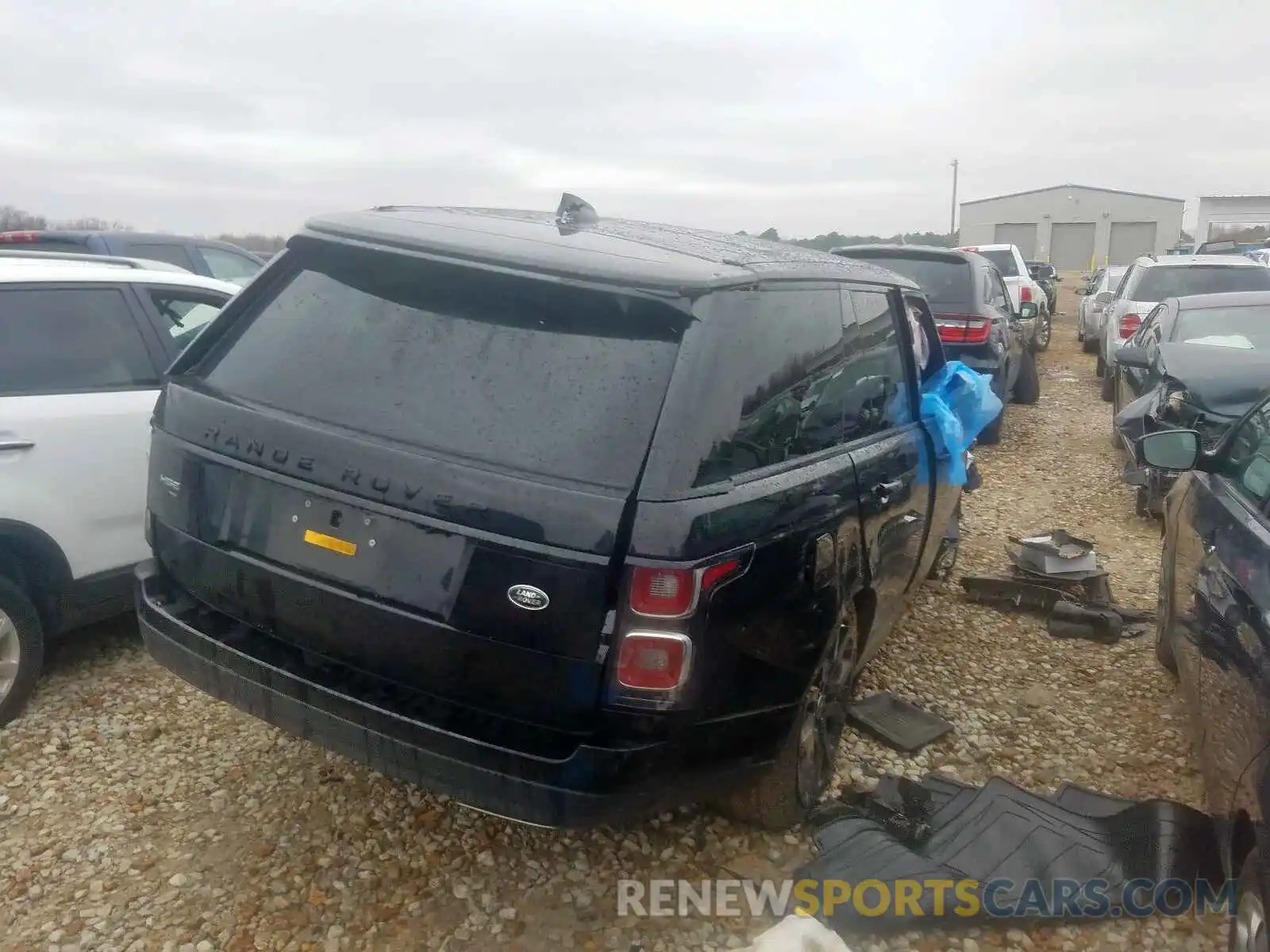 4 Photograph of a damaged car SALGS2SE3LA571941 LAND ROVER RANGEROVER 2020