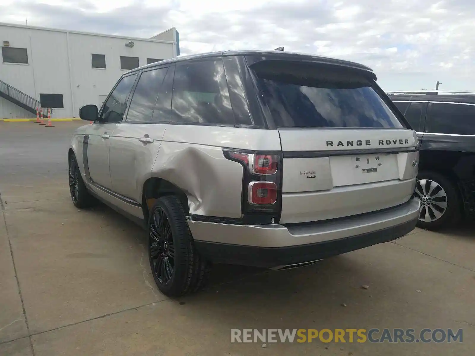 3 Photograph of a damaged car SALGS2SE3LA573334 LAND ROVER RANGEROVER 2020