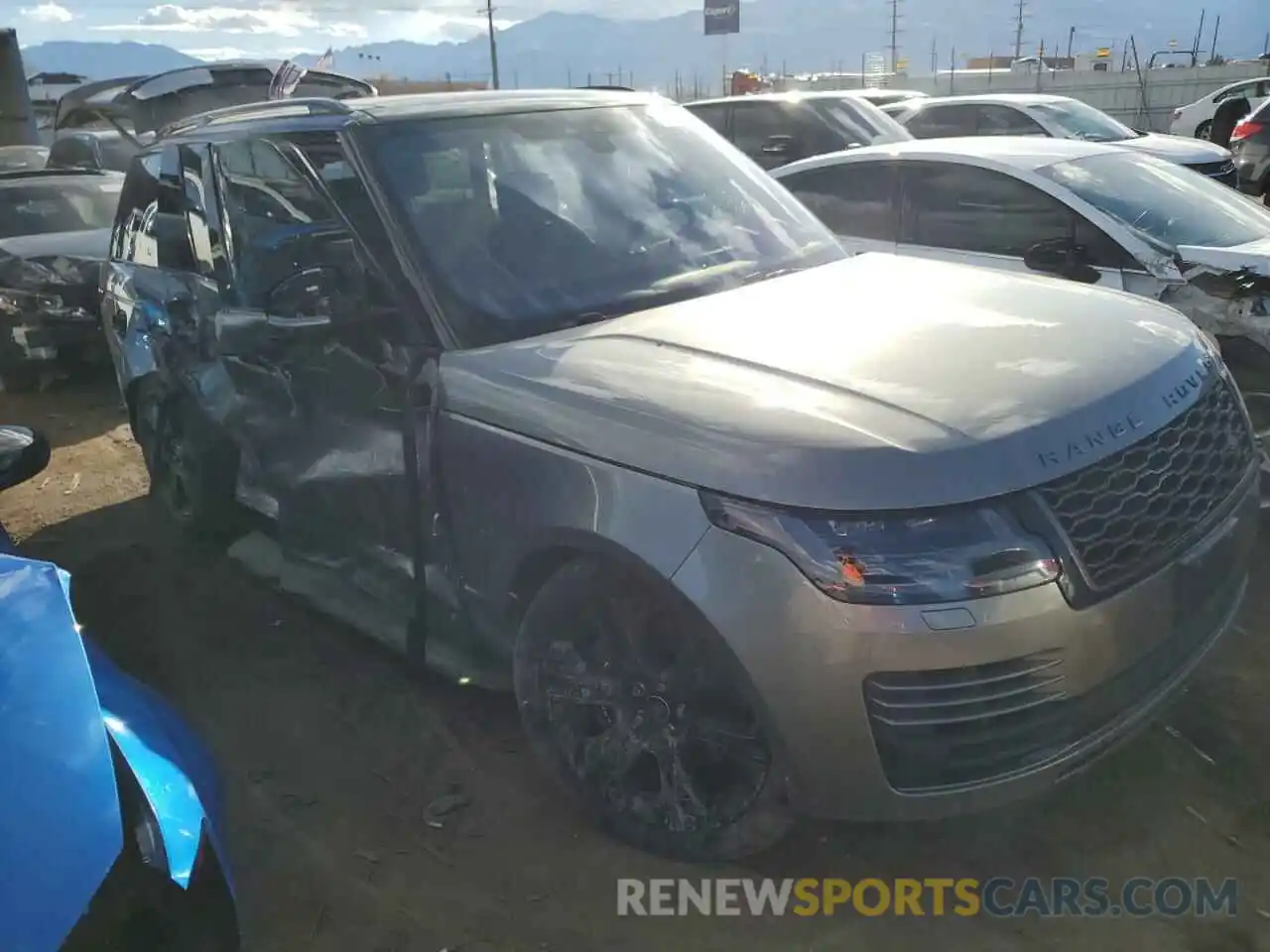 4 Photograph of a damaged car SALGS2SE5LA597845 LAND ROVER RANGEROVER 2020