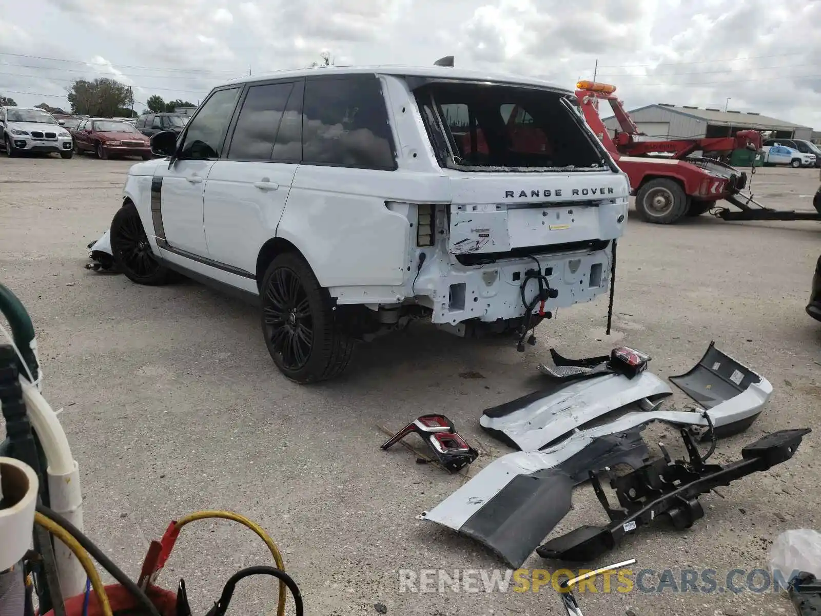 3 Фотография поврежденного автомобиля SALGS2SE9LA570759 LAND ROVER RANGEROVER 2020