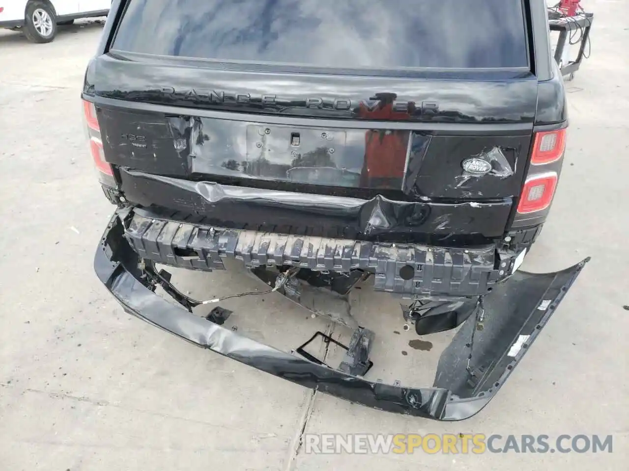 9 Photograph of a damaged car SALGS2SE9LA576318 LAND ROVER RANGEROVER 2020