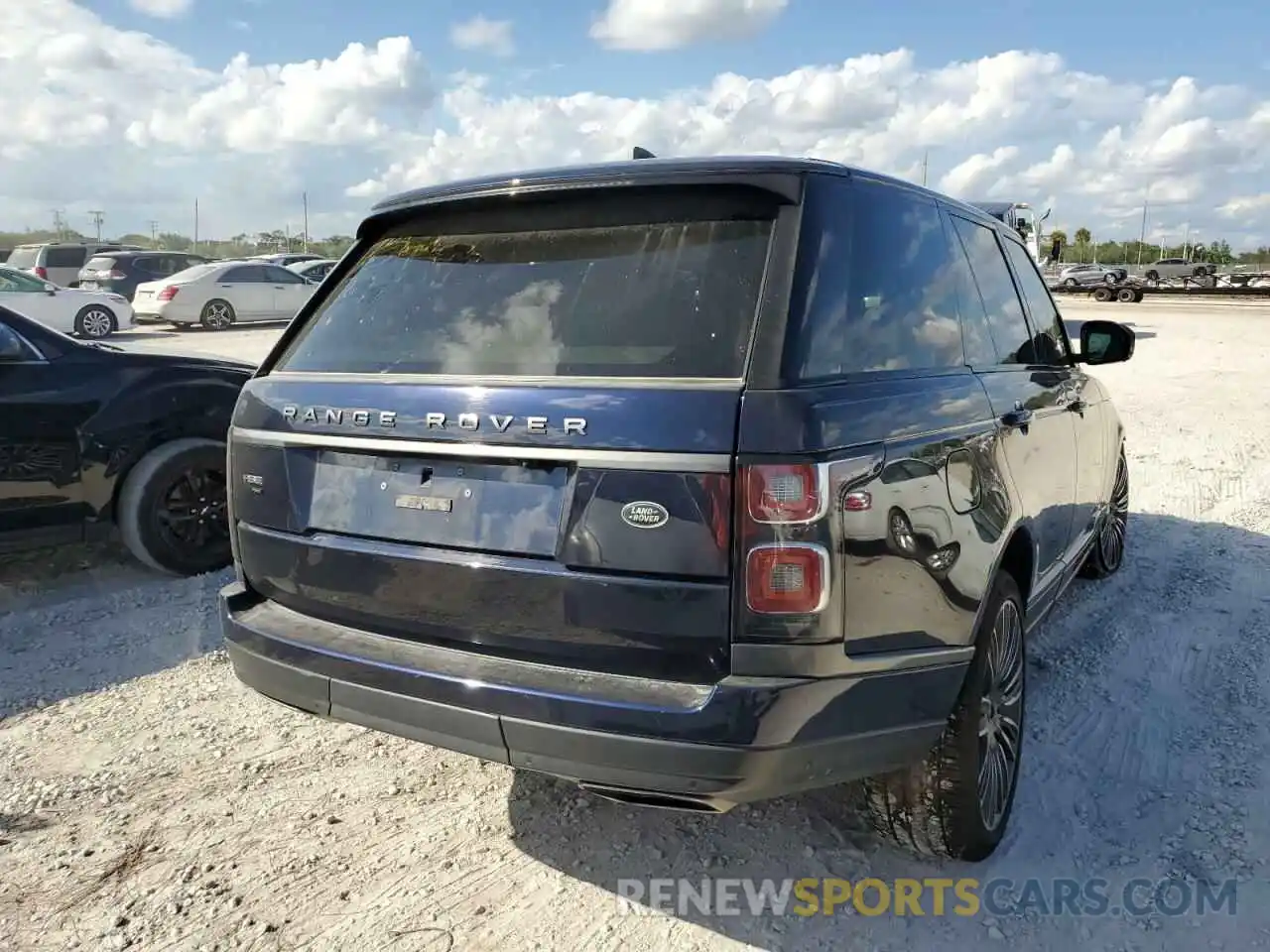 4 Photograph of a damaged car SALGS2SEXLA569992 LAND ROVER RANGEROVER 2020