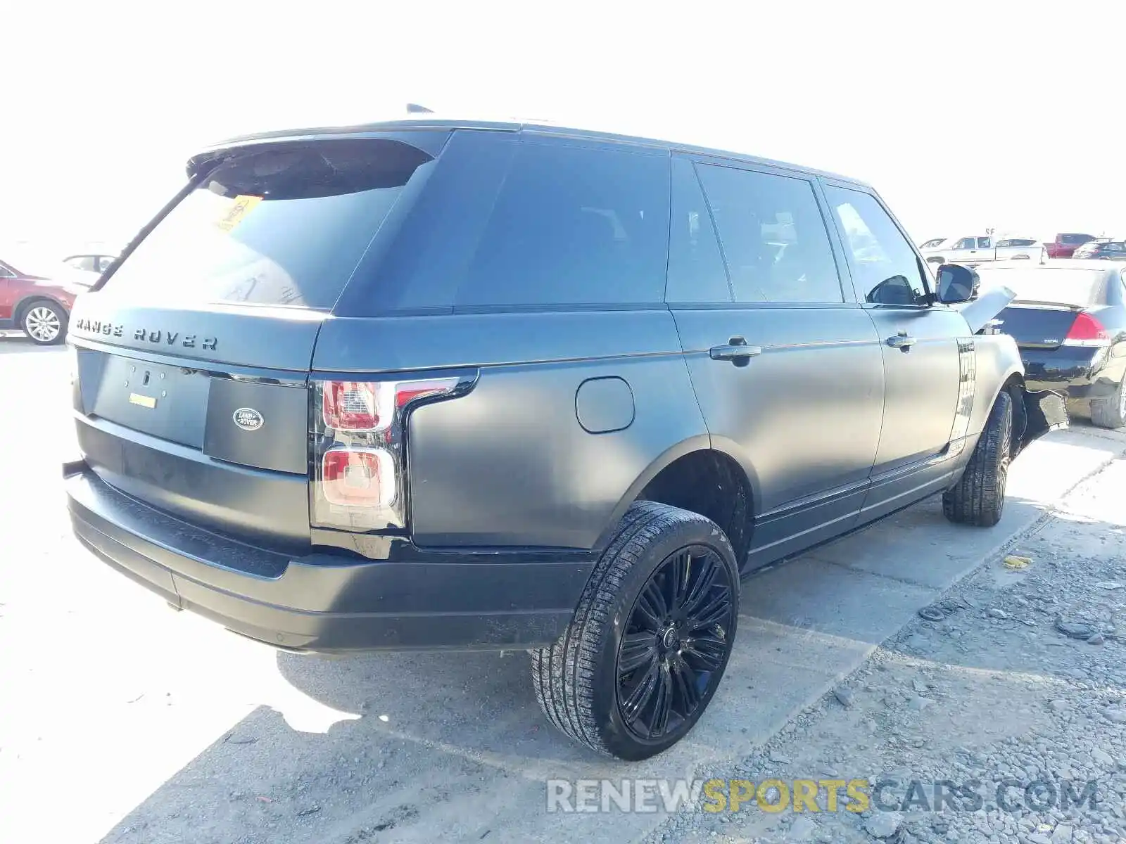 4 Photograph of a damaged car SALGS5SE3LA400592 LAND ROVER RANGEROVER 2020