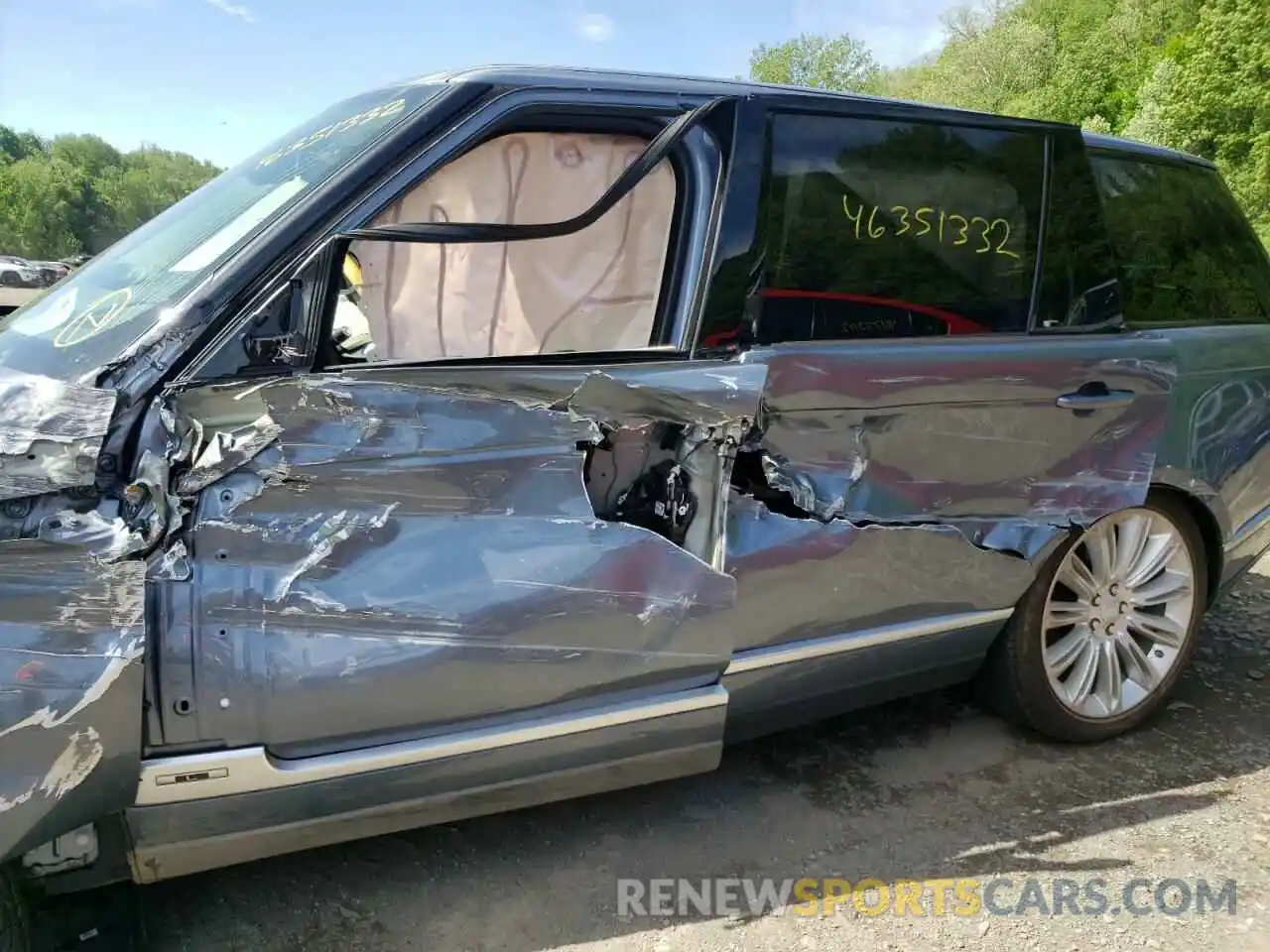 9 Photograph of a damaged car SALGS5SE5LA569576 LAND ROVER RANGEROVER 2020