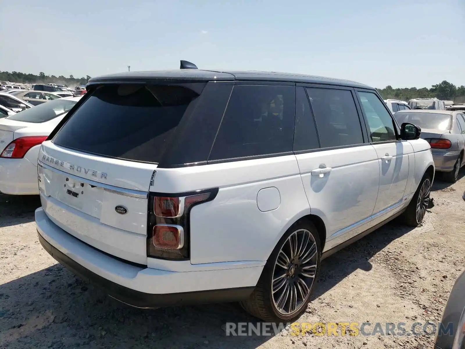 4 Photograph of a damaged car SALGS5SE6LA568419 LAND ROVER RANGEROVER 2020