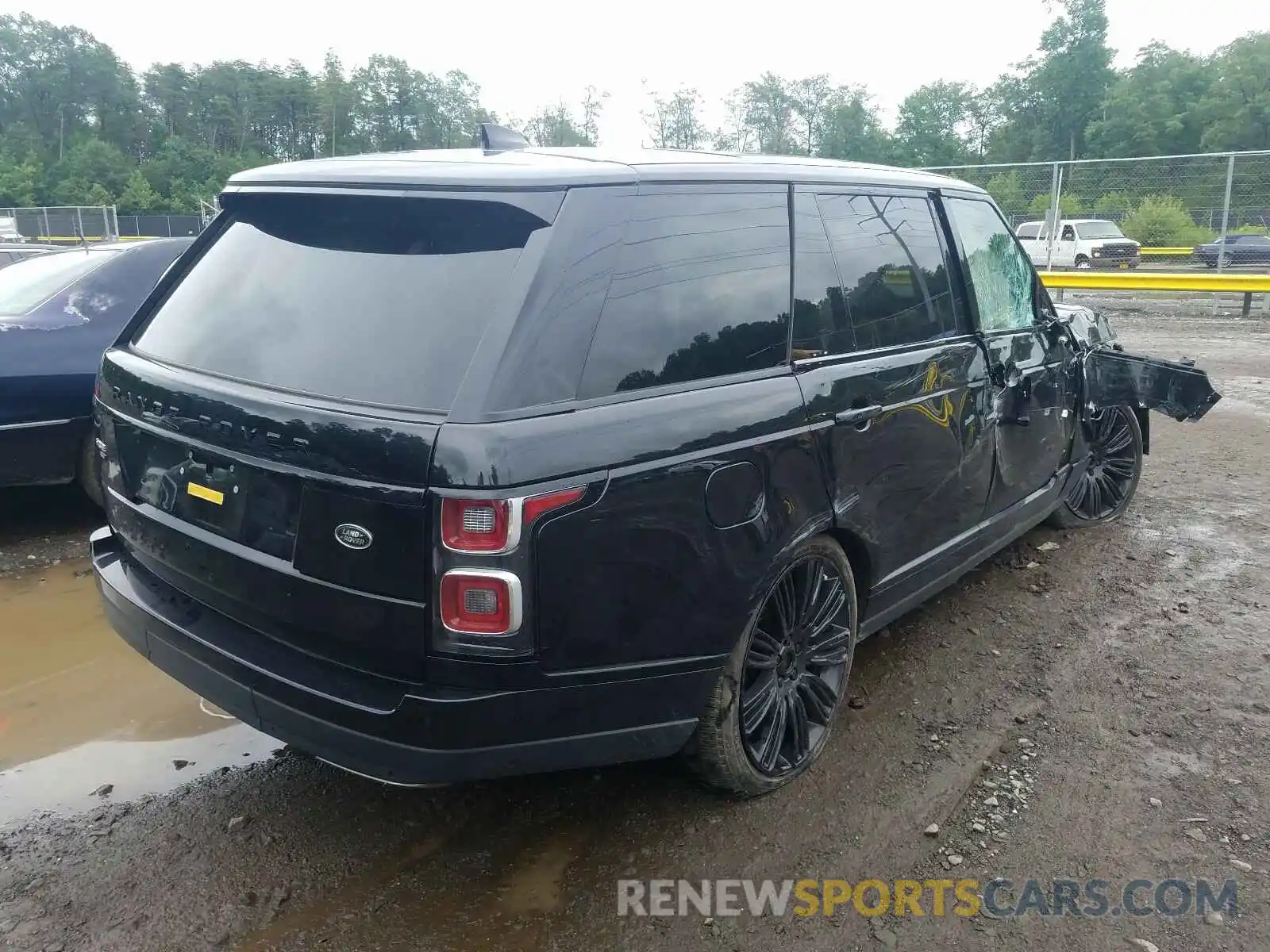 4 Photograph of a damaged car SALGS5SE8LA568843 LAND ROVER RANGEROVER 2020