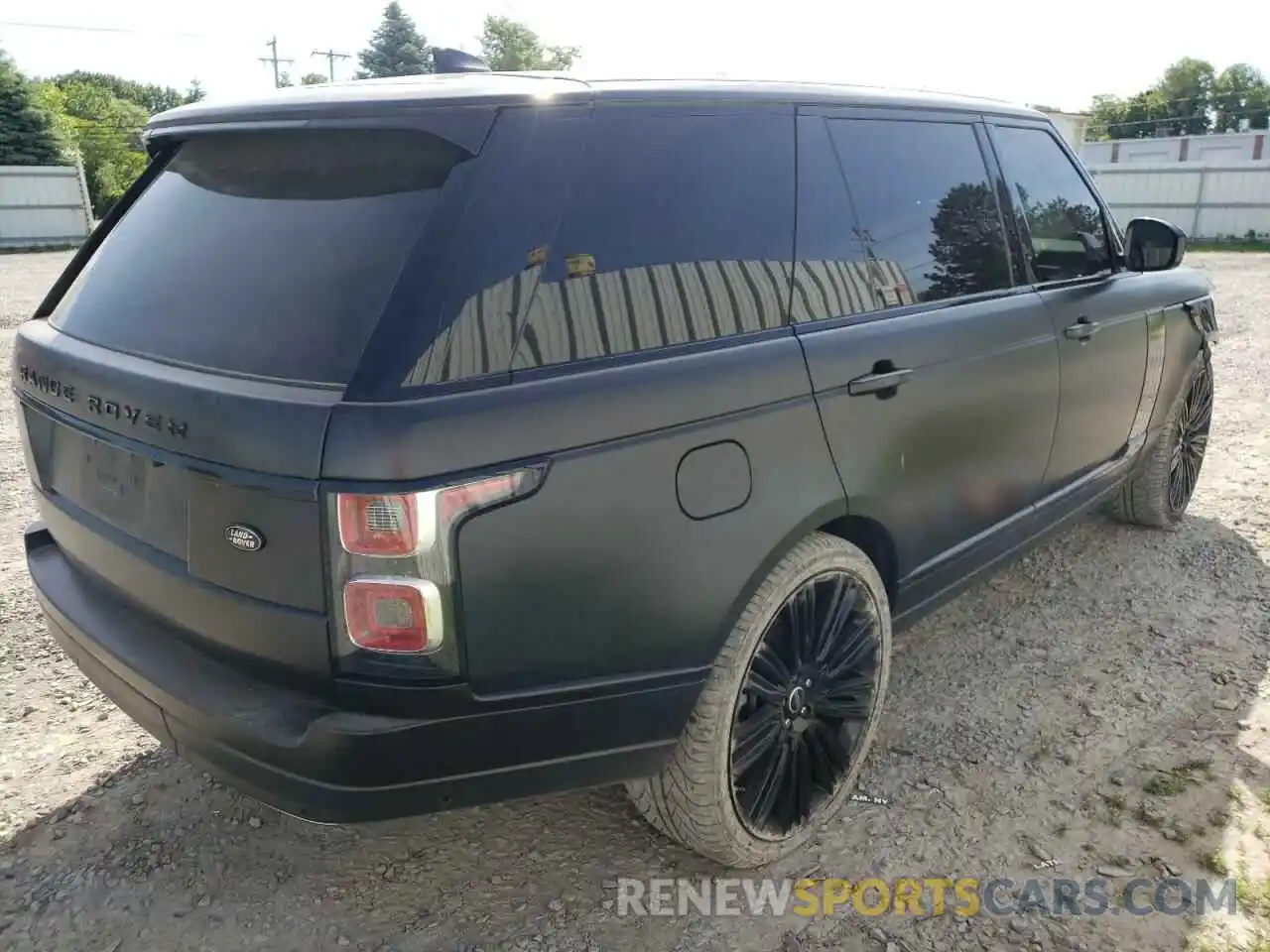 4 Photograph of a damaged car SALGS5SE9LA568723 LAND ROVER RANGEROVER 2020