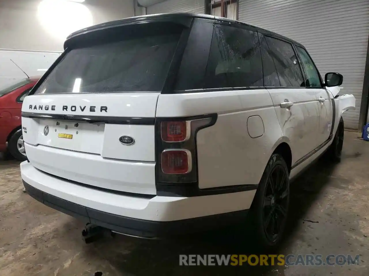 4 Photograph of a damaged car SALGS5SE9LA583528 LAND ROVER RANGEROVER 2020