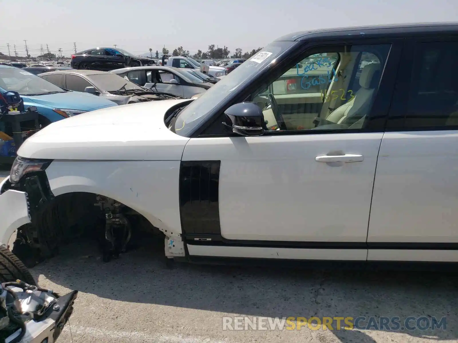 9 Photograph of a damaged car SALGS5SE9LA594612 LAND ROVER RANGEROVER 2020