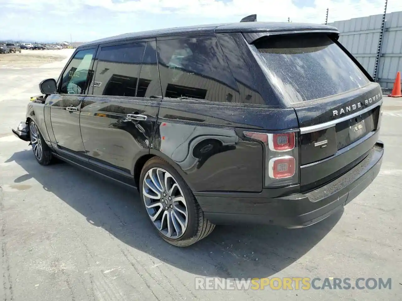 3 Photograph of a damaged car SALGV5SE1LA413378 LAND ROVER RANGEROVER 2020