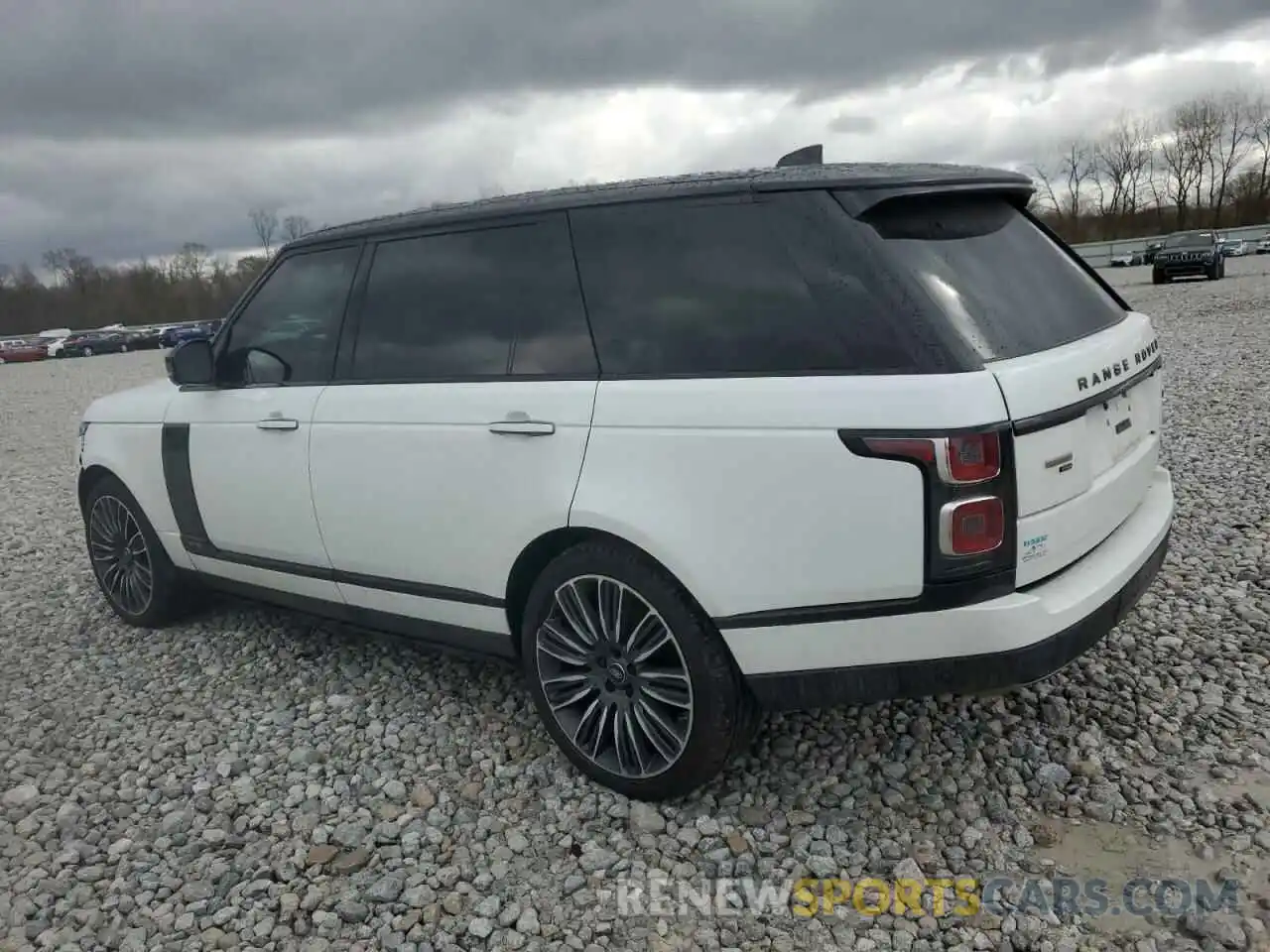 2 Photograph of a damaged car SALGV5SE1LA588228 LAND ROVER RANGEROVER 2020