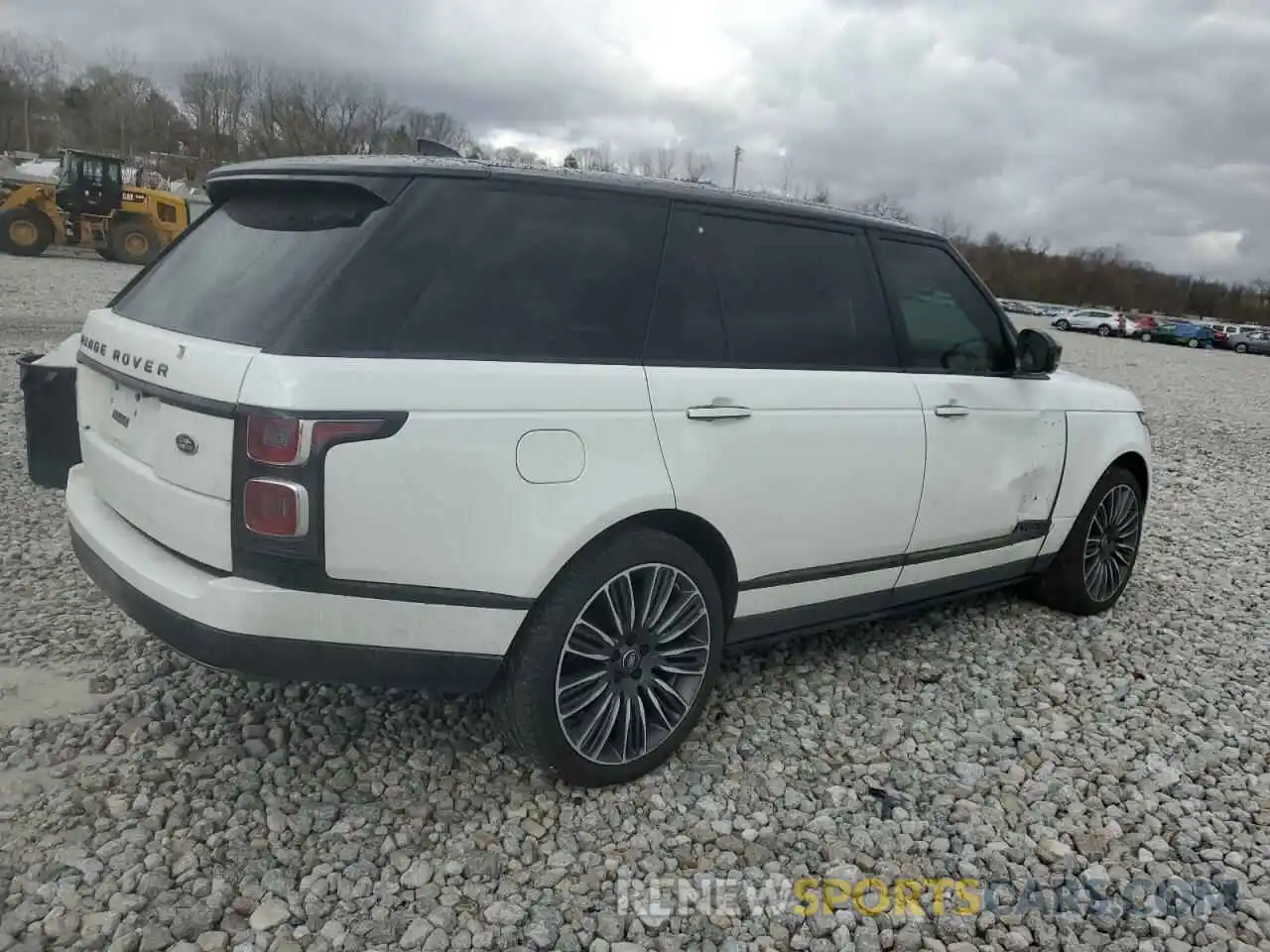 3 Photograph of a damaged car SALGV5SE1LA588228 LAND ROVER RANGEROVER 2020