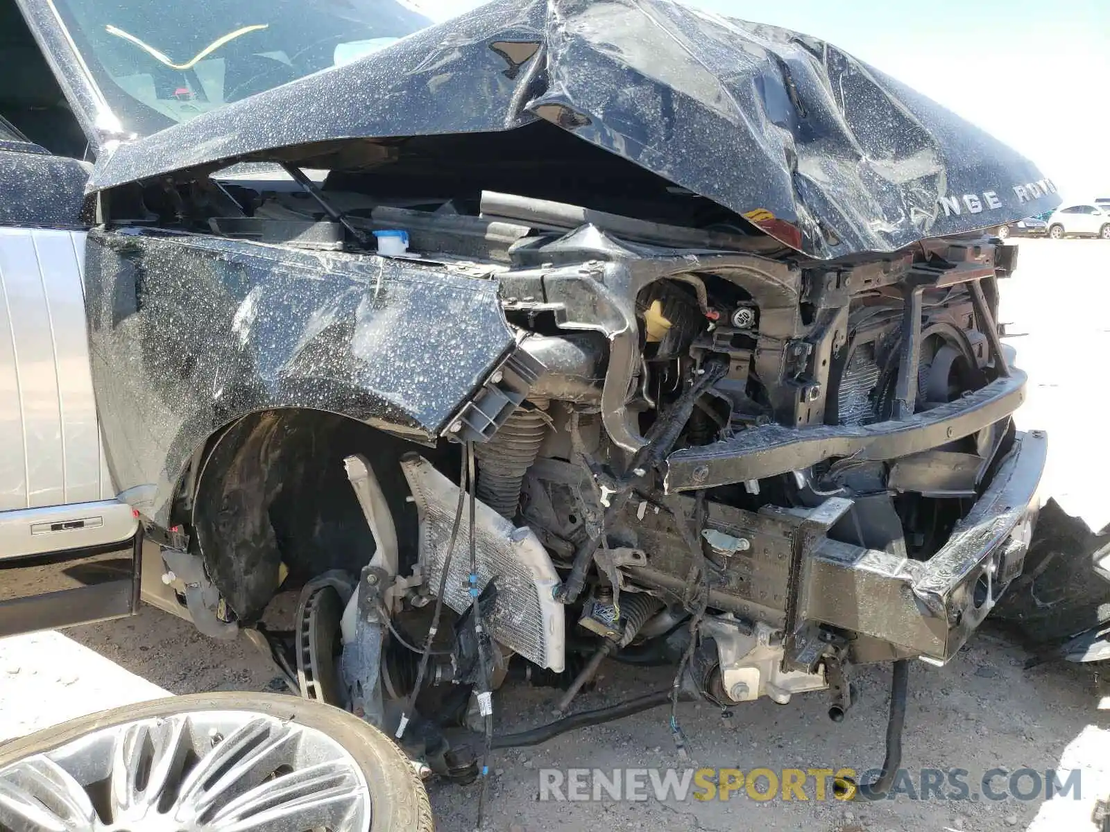 9 Photograph of a damaged car SALGV5SE3LA590532 LAND ROVER RANGEROVER 2020