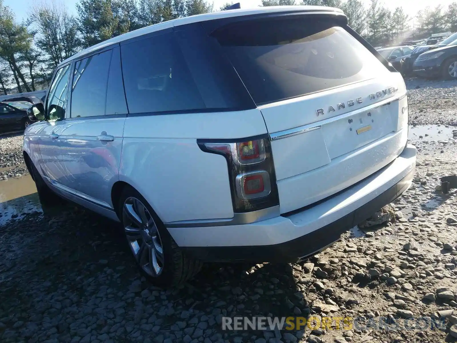 3 Photograph of a damaged car SALGW5RE0LA586537 LAND ROVER RANGEROVER 2020