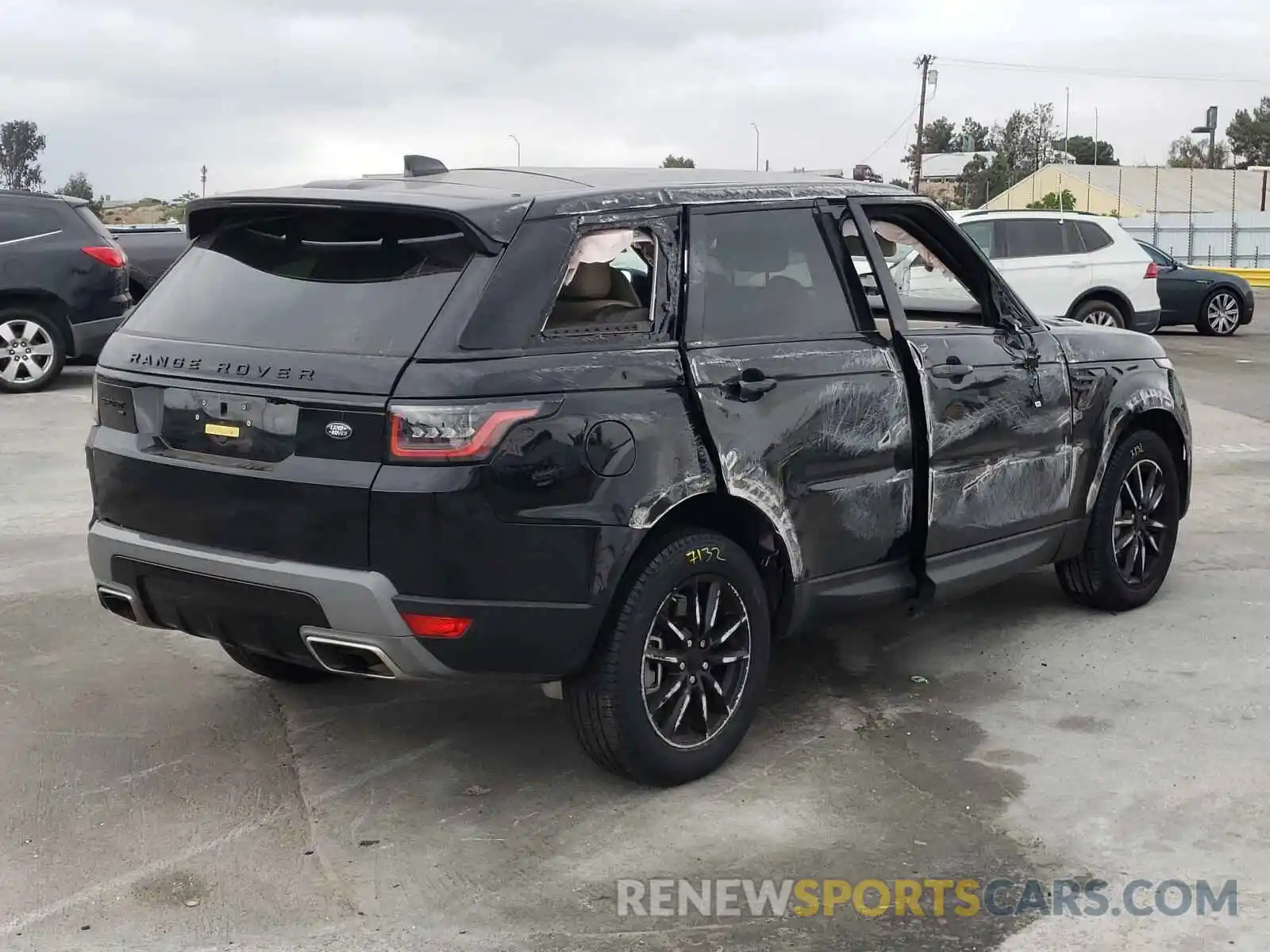 4 Photograph of a damaged car SALWG2SU3LA899994 LAND ROVER RANGEROVER 2020