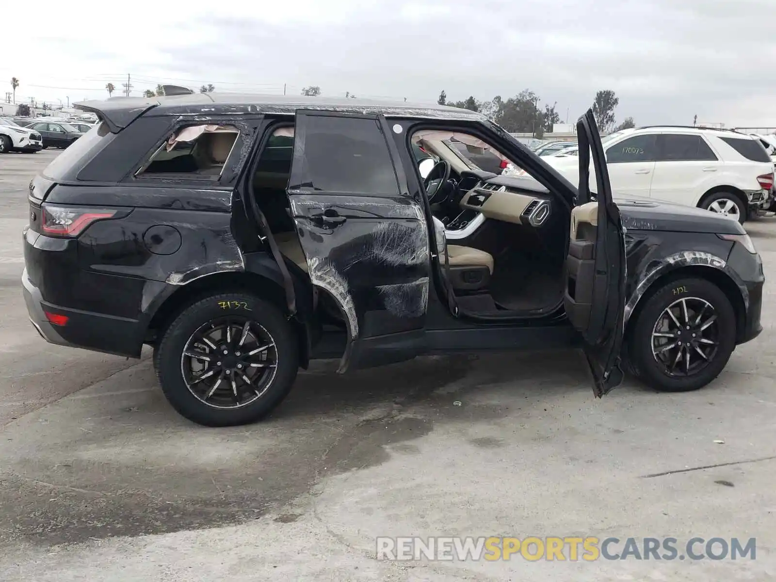 9 Photograph of a damaged car SALWG2SU3LA899994 LAND ROVER RANGEROVER 2020