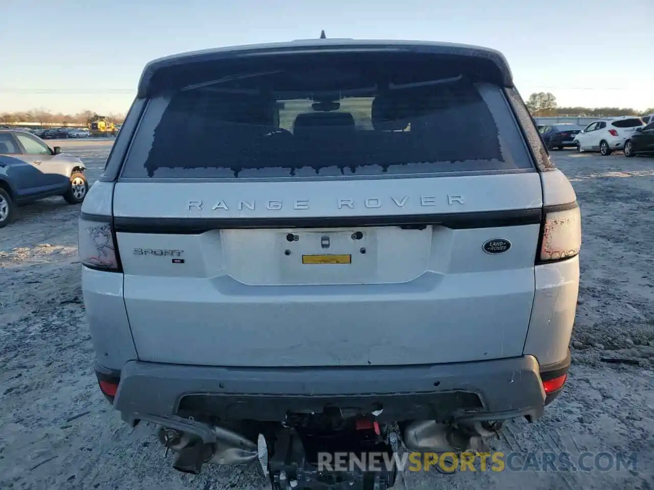 6 Photograph of a damaged car SALWG2SU8LA728416 LAND ROVER RANGEROVER 2020