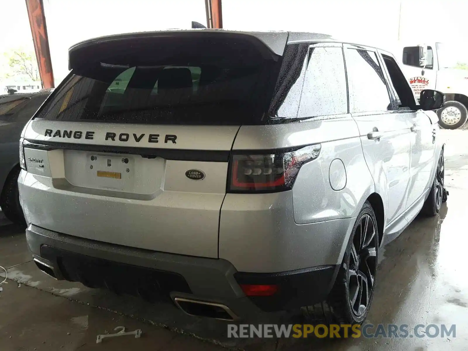 4 Photograph of a damaged car SALWG2SU8LA882964 LAND ROVER RANGEROVER 2020