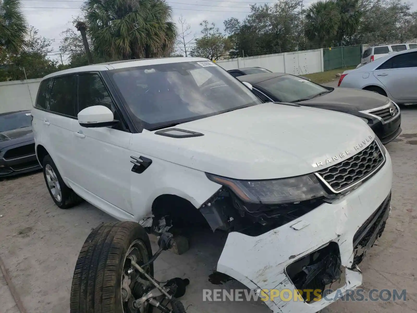 1 Photograph of a damaged car SALWR2RK1LA882836 LAND ROVER RANGEROVER 2020