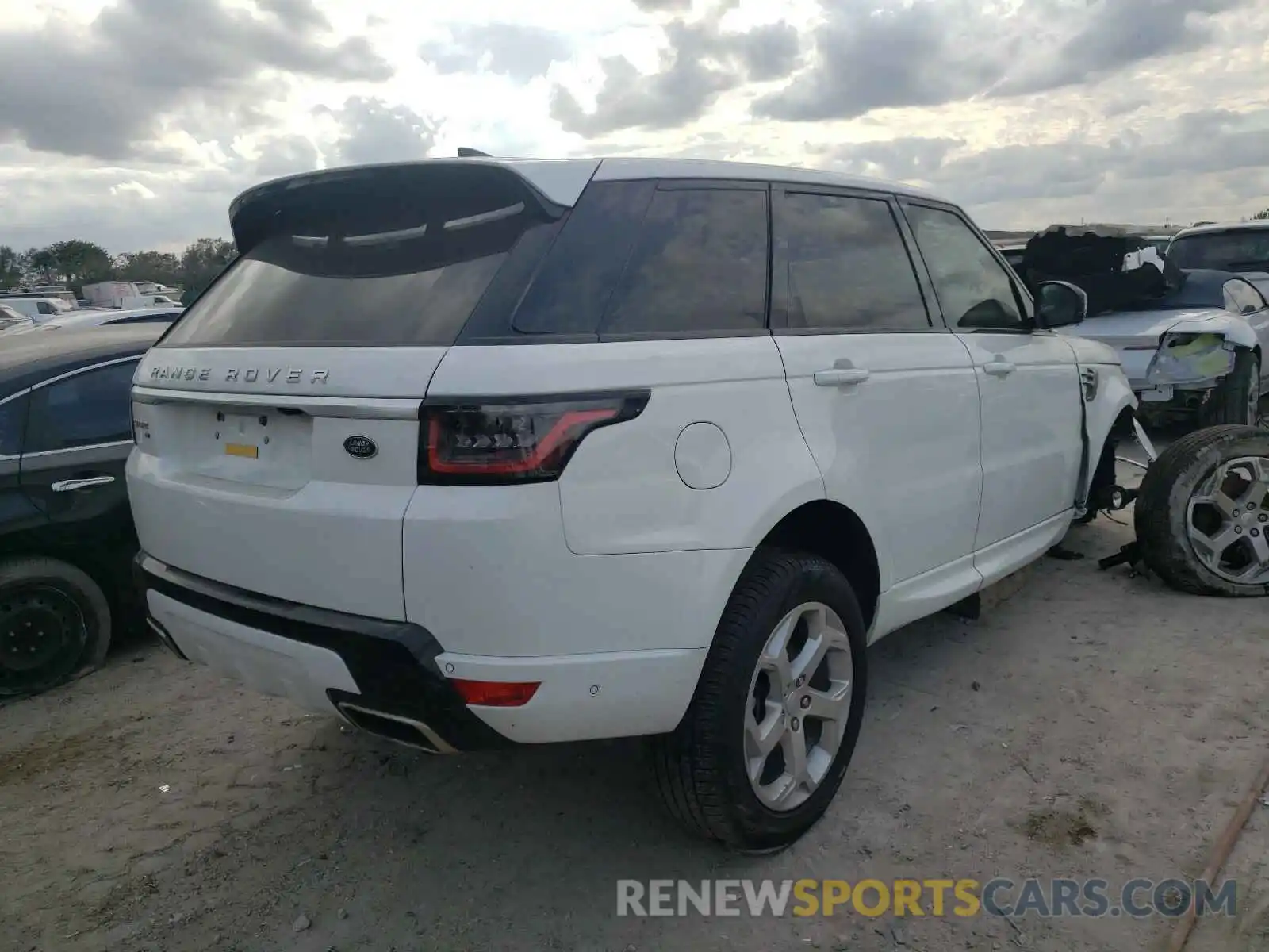 4 Photograph of a damaged car SALWR2RK1LA882836 LAND ROVER RANGEROVER 2020