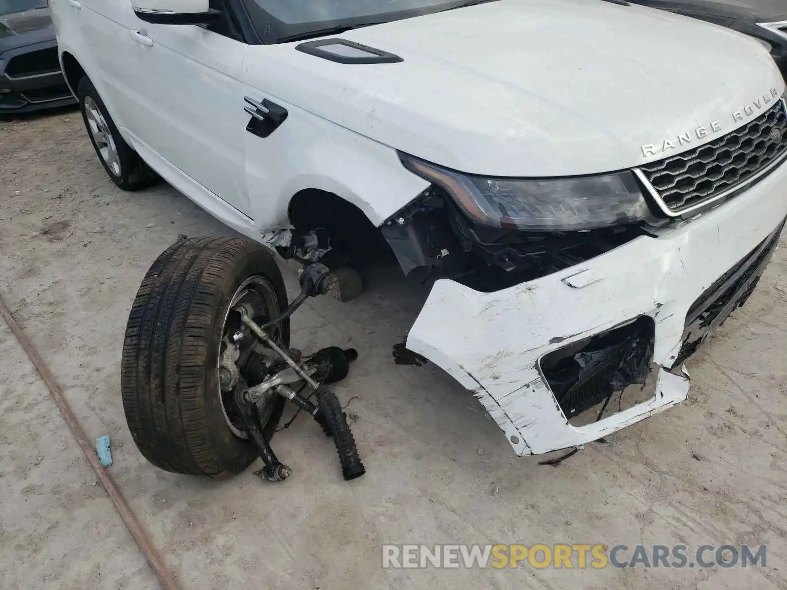 9 Photograph of a damaged car SALWR2RK1LA882836 LAND ROVER RANGEROVER 2020