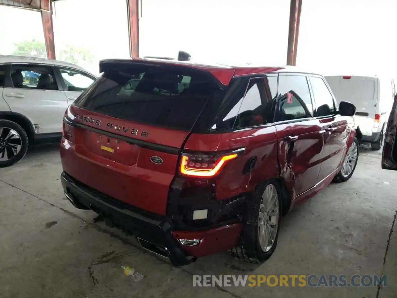 4 Photograph of a damaged car SALWR2SE0LA885201 LAND ROVER RANGEROVER 2020