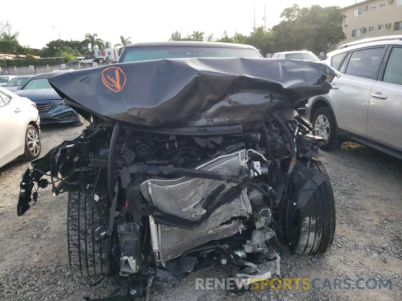 9 Photograph of a damaged car SALWR2SE1LA744993 LAND ROVER RANGEROVER 2020