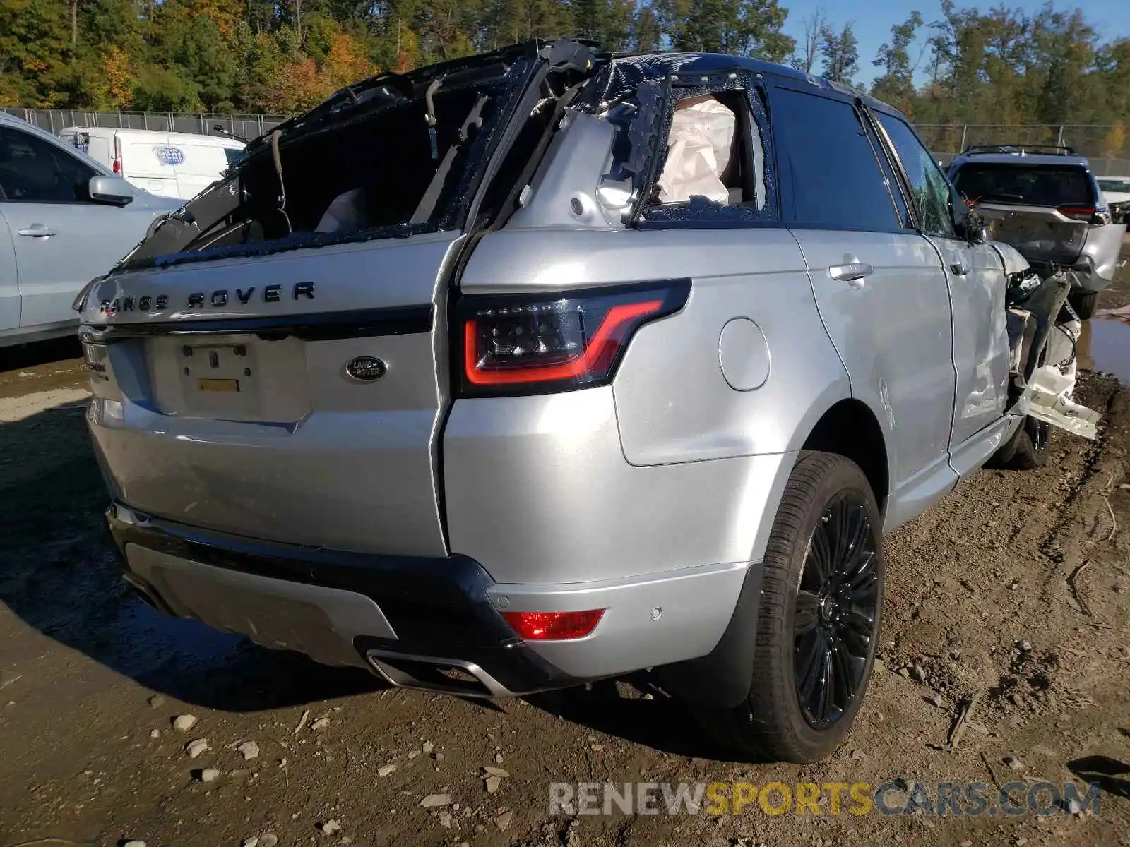 4 Photograph of a damaged car SALWR2SE4LA712829 LAND ROVER RANGEROVER 2020