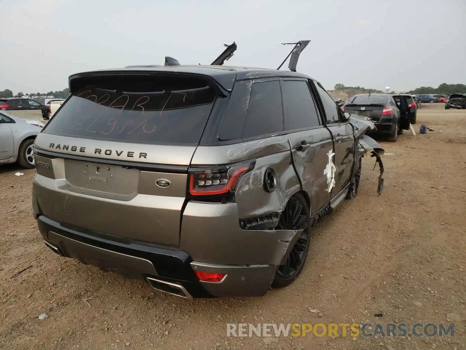 4 Photograph of a damaged car SALWR2SE4LA880681 LAND ROVER RANGEROVER 2020