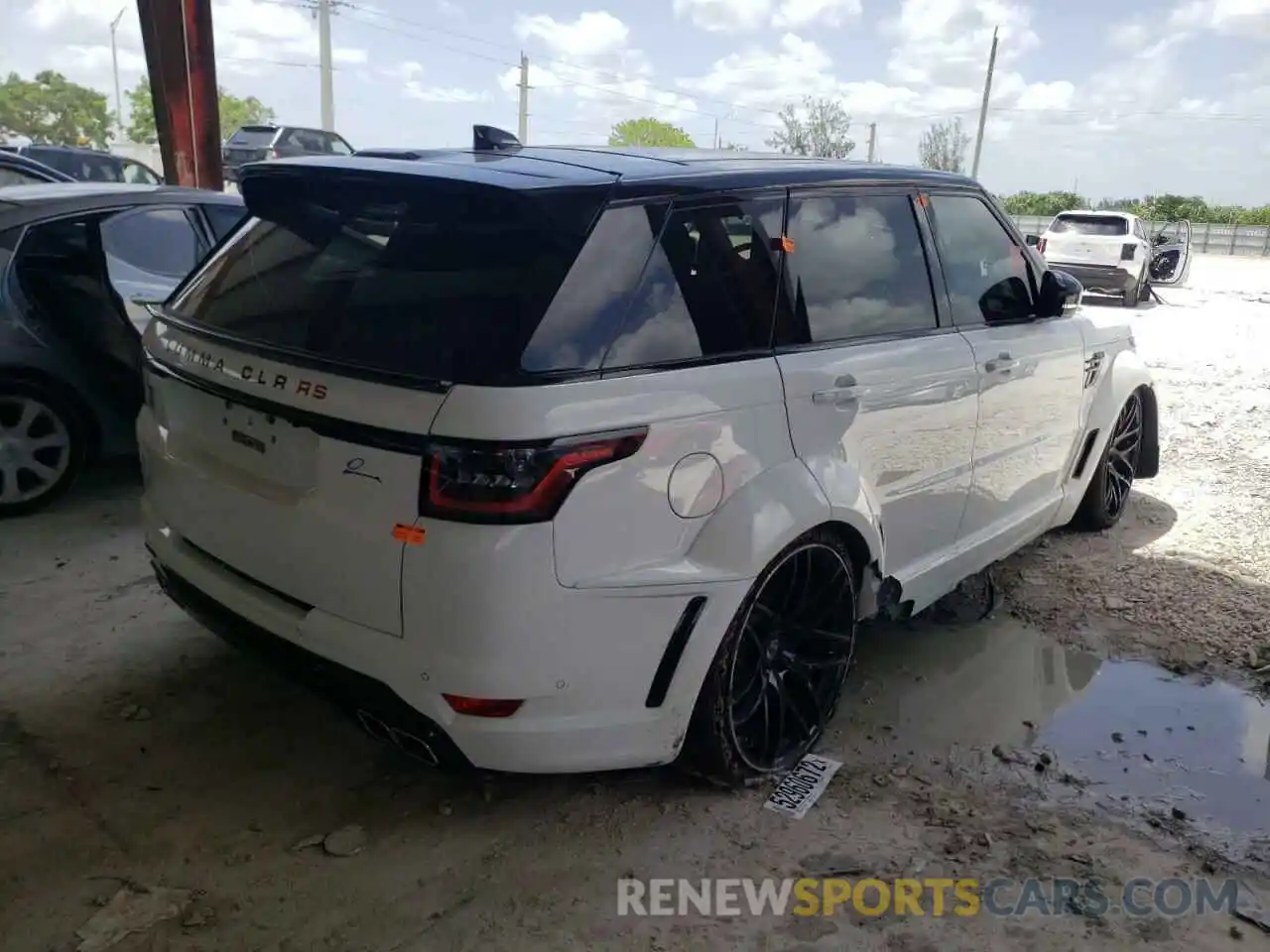 4 Photograph of a damaged car SALWR2SE6LA731009 LAND ROVER RANGEROVER 2020