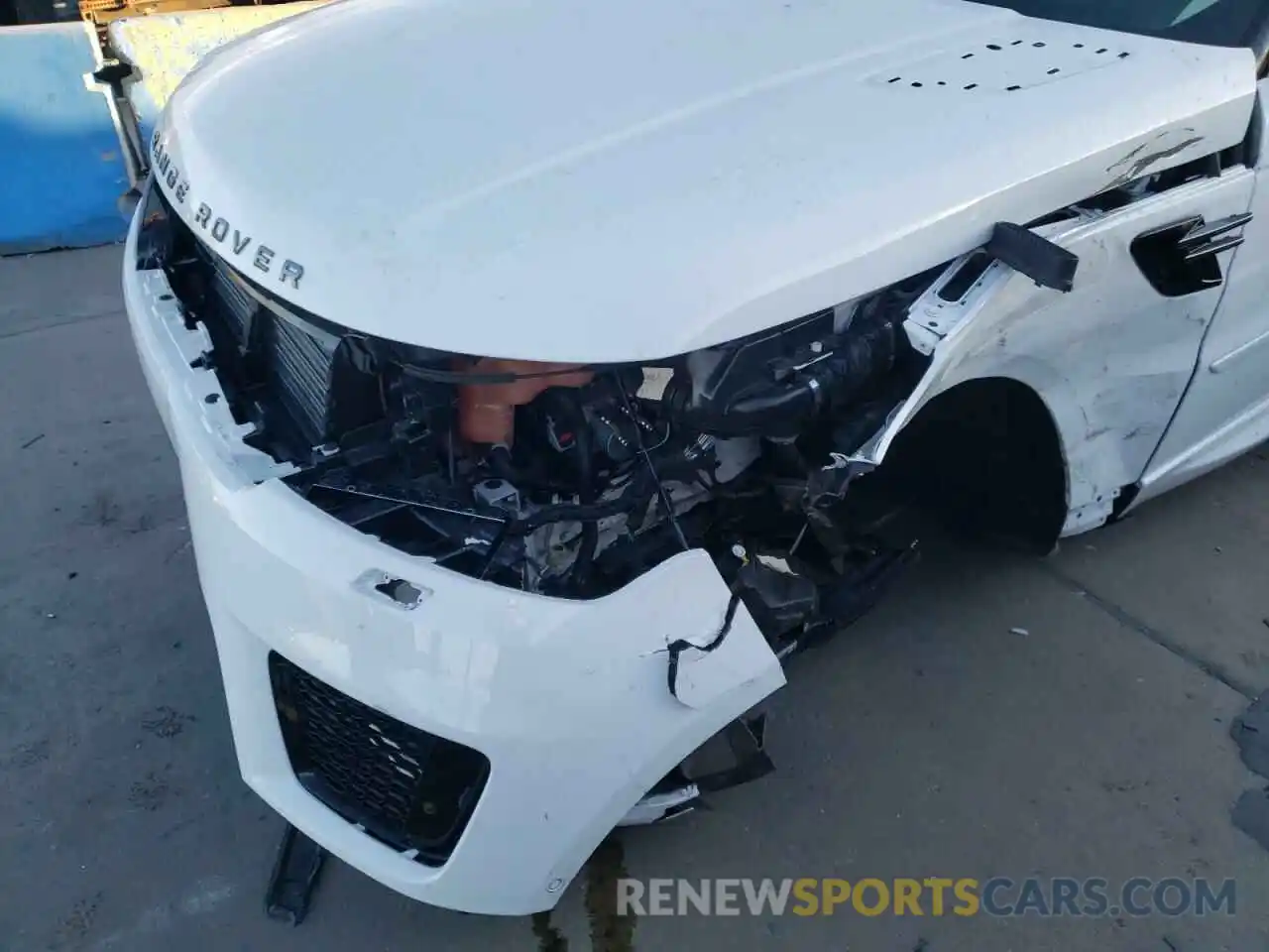 9 Photograph of a damaged car SALWR2SE6LA744763 LAND ROVER RANGEROVER 2020