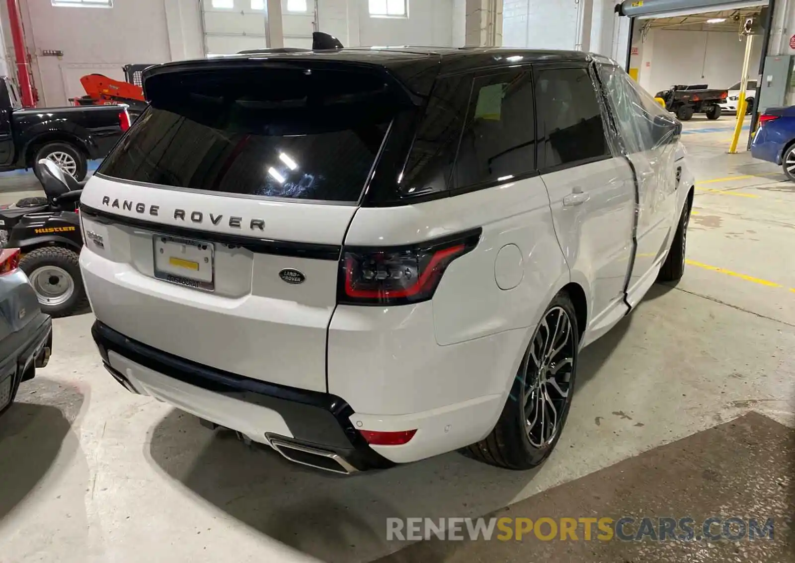 4 Photograph of a damaged car SALWR2SE7LA887690 LAND ROVER RANGEROVER 2020