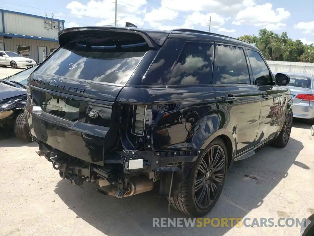 4 Photograph of a damaged car SALWR2SE8LA877153 LAND ROVER RANGEROVER 2020