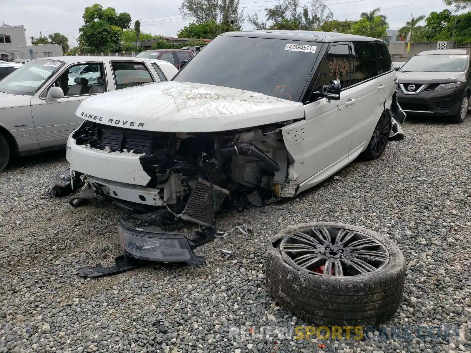 2 Фотография поврежденного автомобиля SALWR2SE9LA889439 LAND ROVER RANGEROVER 2020
