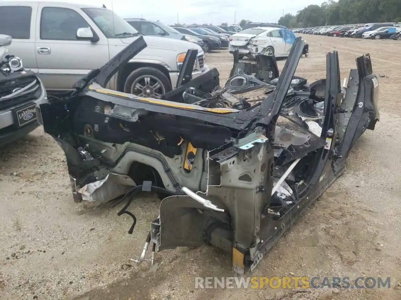 2 Photograph of a damaged car SALWR2SU1LA706820 LAND ROVER RANGEROVER 2020