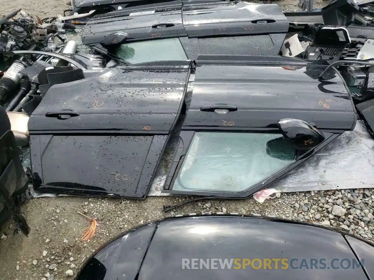 4 Photograph of a damaged car SALWR2SU1LA70682X LAND ROVER RANGEROVER 2020