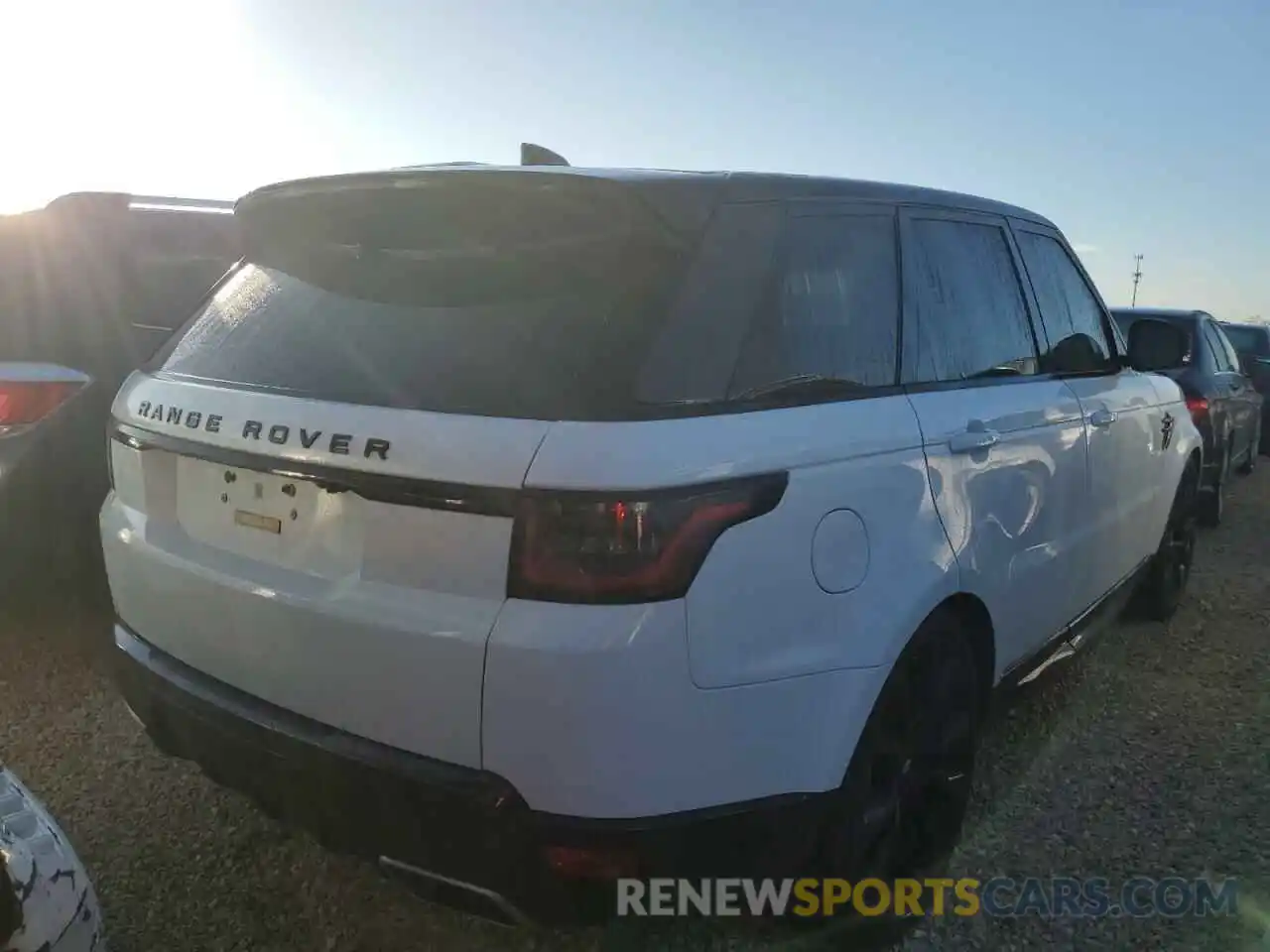 4 Photograph of a damaged car SALWR2SU1LA746475 LAND ROVER RANGEROVER 2020