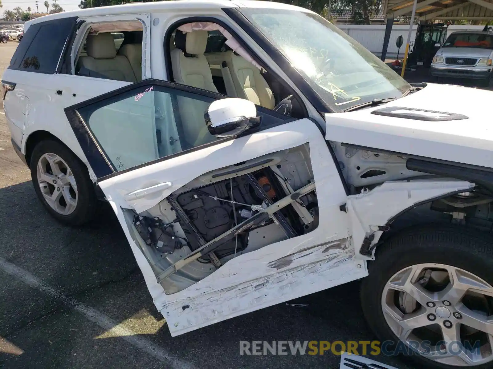 9 Photograph of a damaged car SALWR2SU3LA880100 LAND ROVER RANGEROVER 2020