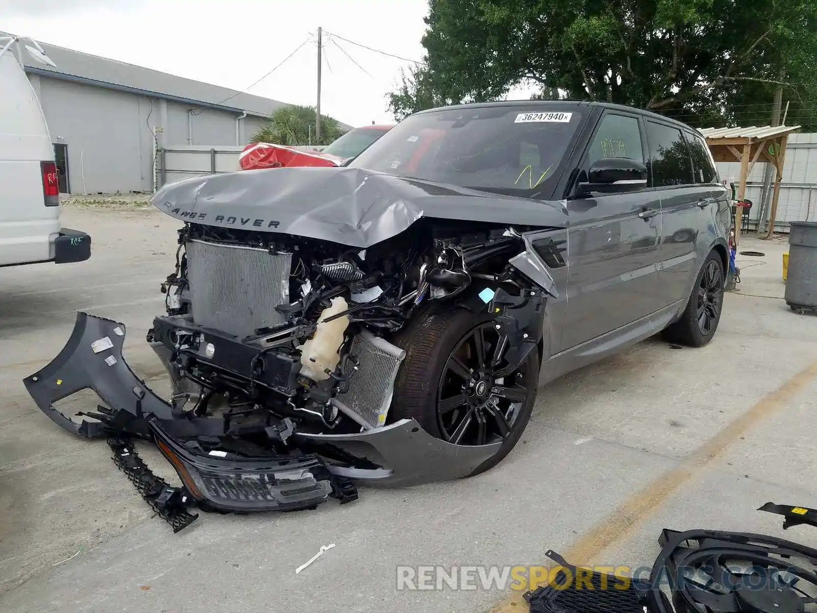 2 Photograph of a damaged car SALWR2SU4LA878176 LAND ROVER RANGEROVER 2020