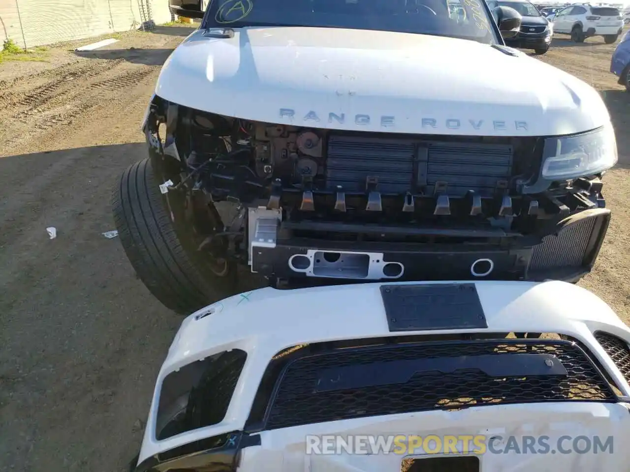 9 Photograph of a damaged car SALWR2SU6LA725072 LAND ROVER RANGEROVER 2020