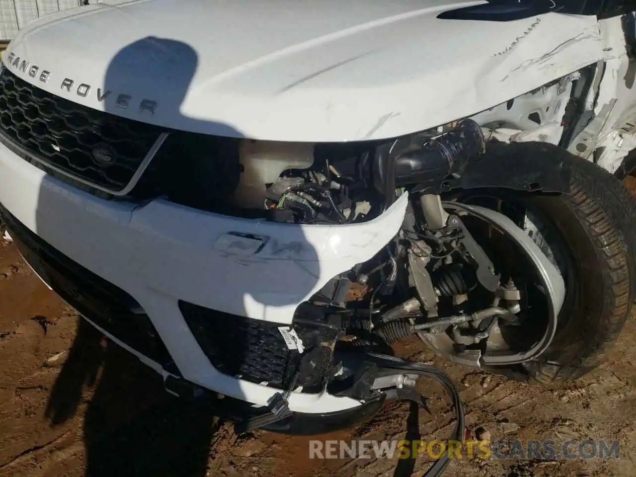 9 Photograph of a damaged car SALWR2SU6LA889938 LAND ROVER RANGEROVER 2020