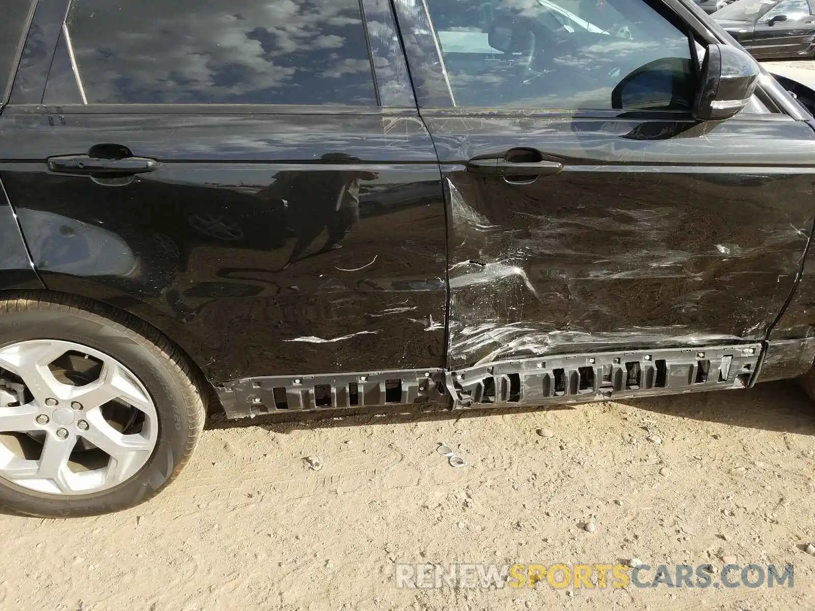 9 Photograph of a damaged car SALWR2SU9LA882224 LAND ROVER RANGEROVER 2020