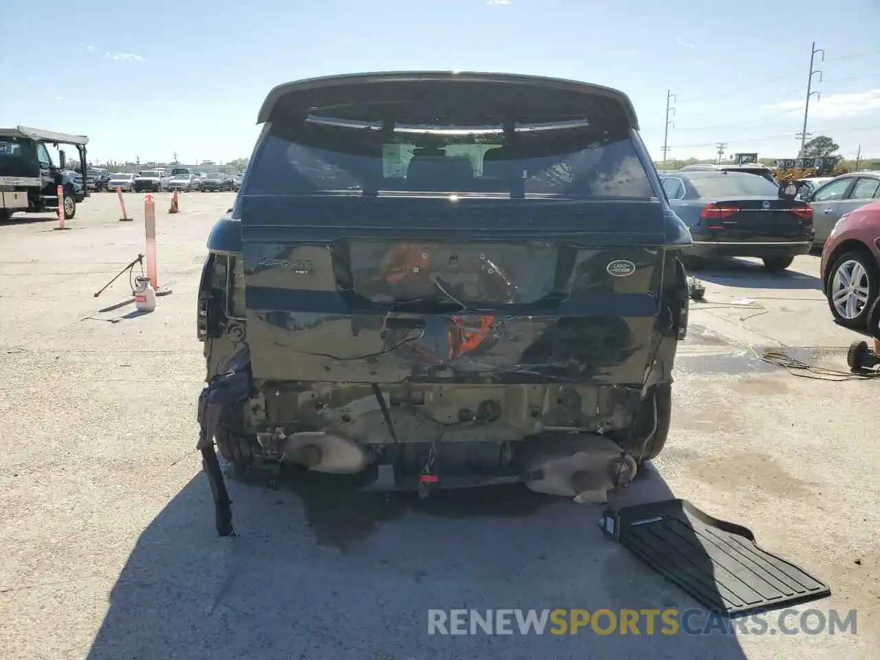 6 Photograph of a damaged car SALWS2RU0LA713915 LAND ROVER RANGEROVER 2020